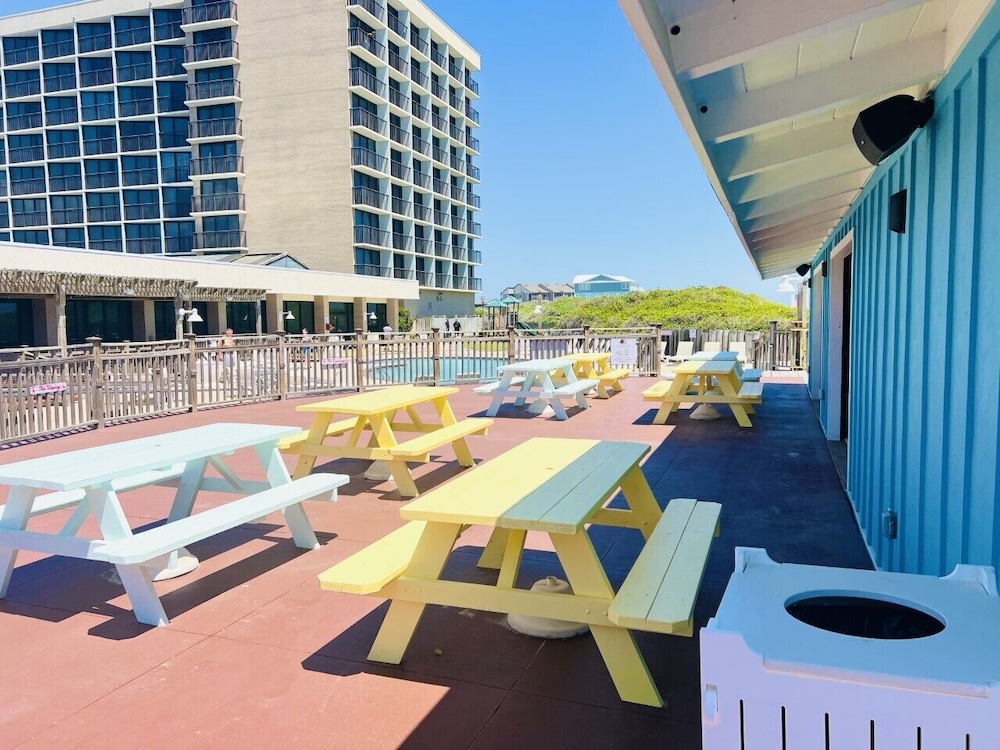 DoubleTree by Hilton Atlantic Beach Oceanfront - photo 19