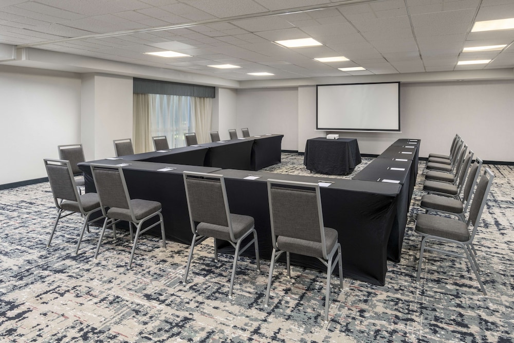 Homewood Suites Miami Airport Blue Lagoon - photo 45