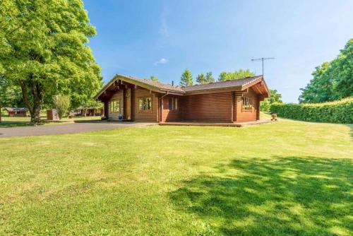 Pinecroft Lodges