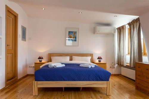 Central Tbilisi Bright 1BR Gem By Wehost — 4-Star Luxury Hotel in Tbilisi, Georgia
