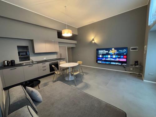 HOZYHOME Soluzione a prezzo imbattibile vicino alla Bocconi — 4-Star Luxury Hotel in Milan, Italy