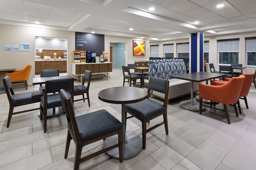 Holiday Inn Express Hotel & Suites Freeport by IHG - photo 30