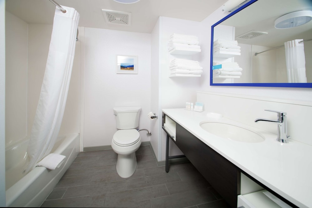 Hampton Inn Arvin Tejon Ranch - photo 19