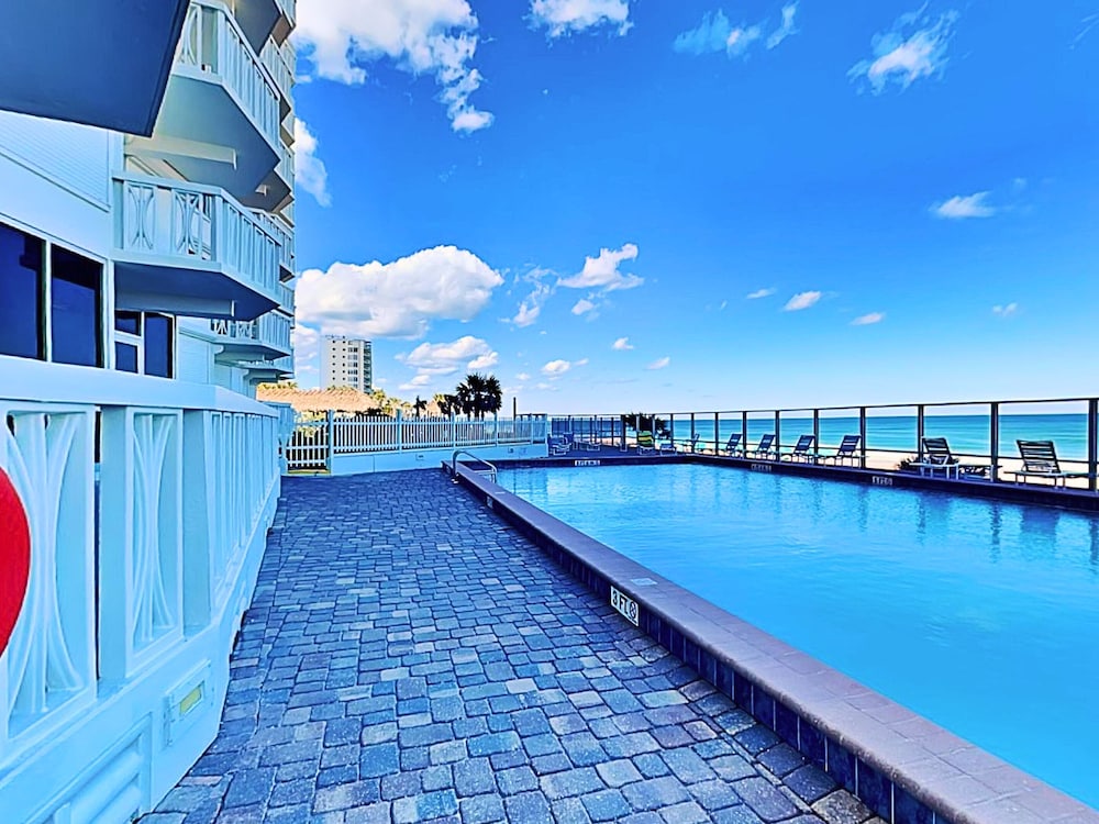 Oceanside Retreat 804 — 4-Star Luxury Hotel in Ormond Beach, United States