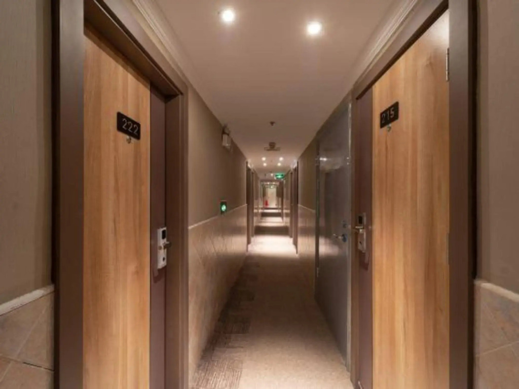 Pebble Motel in Shanghai, People's Republic of China