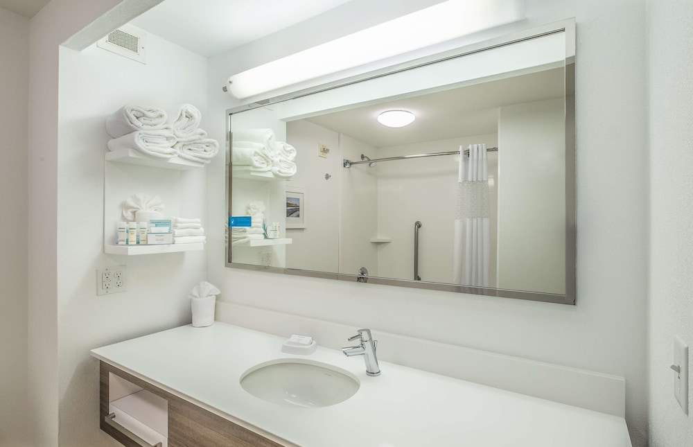 Hampton Inn Waterville - photo 31