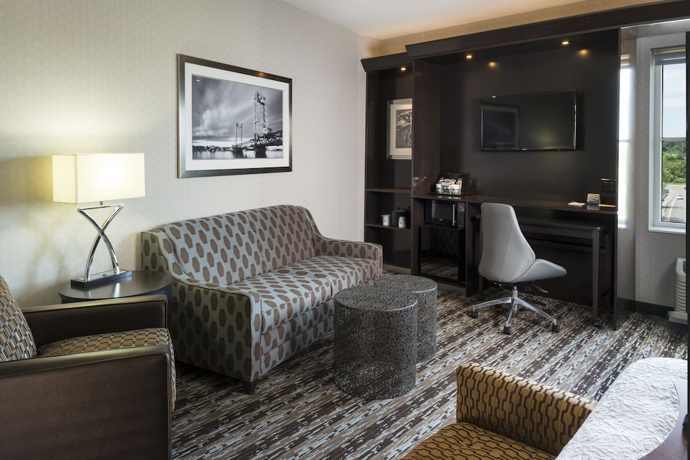 Hampton Inn & Suites Portsmouth Downtown - photo 21