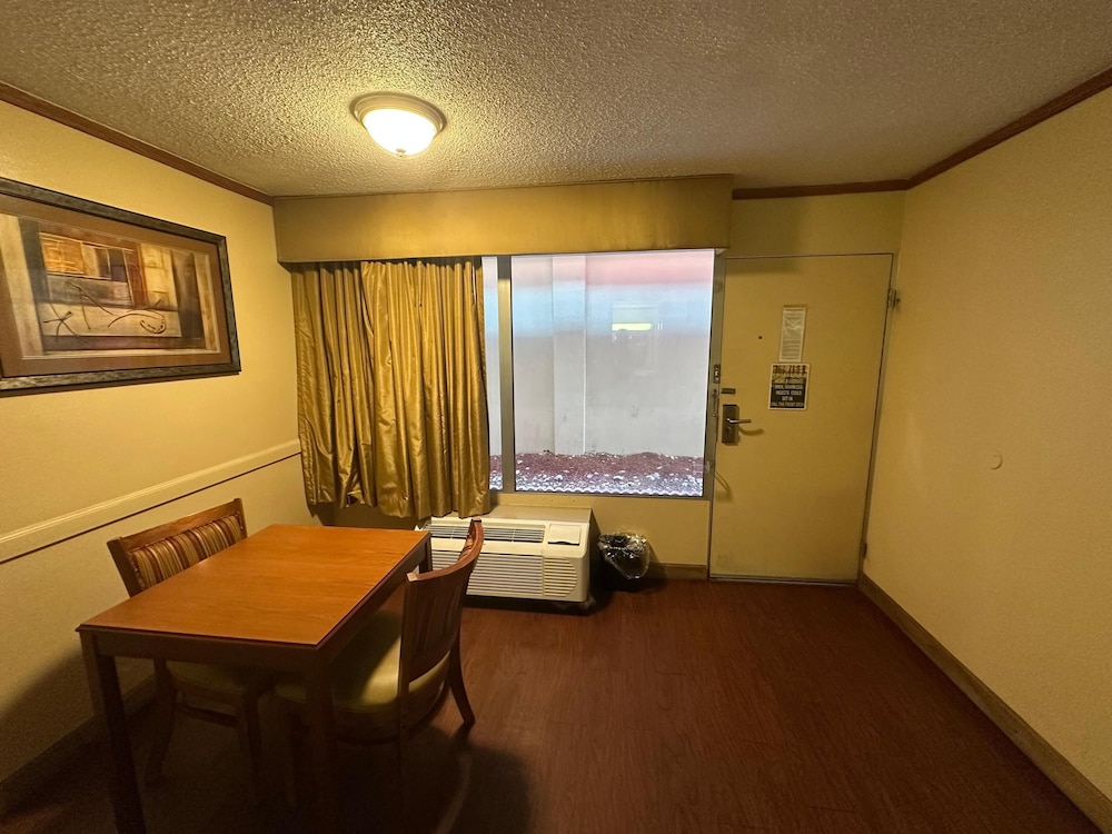 Hotel Red Rose by Townhouse Covington I 64 - photo 41