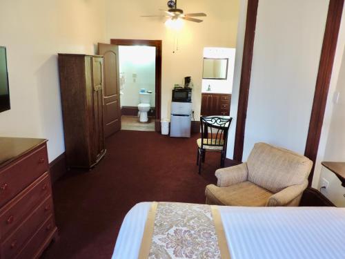 The Monarch Hotel - photo 25