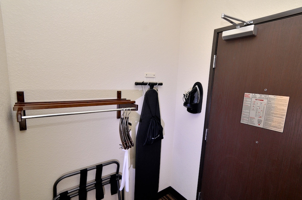 Cobblestone Inn & Suites Manning - photo 64
