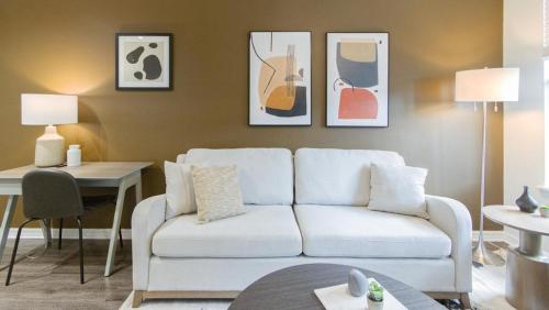 Landing Modern Apartment with Amazing Amenities — 4-Star Luxury Hotel in Tampa, United States