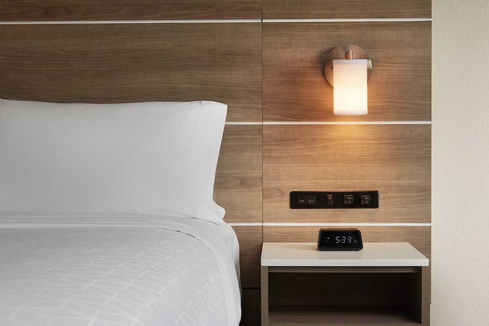 Holiday Inn Express & Suites Gulf Breeze Pensacola Area By Ihg - photo 7