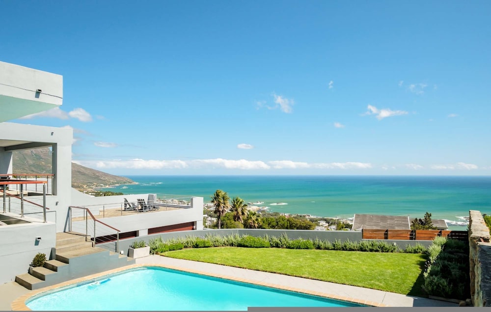 Refined Comfort and Scenic Beauty at Aviewor2