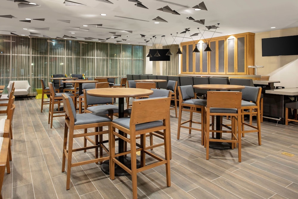 TownePlace Suites by Marriott Orlando Airport - photo 18