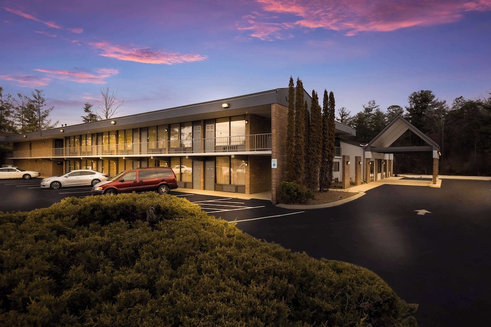 Quality Inn Asheville Airport - photo 43