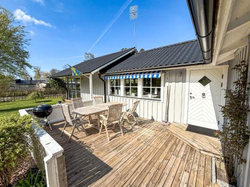 Close to the Beach Large Garden with 2 Patios & BBQ — Falkenberg — photo 2