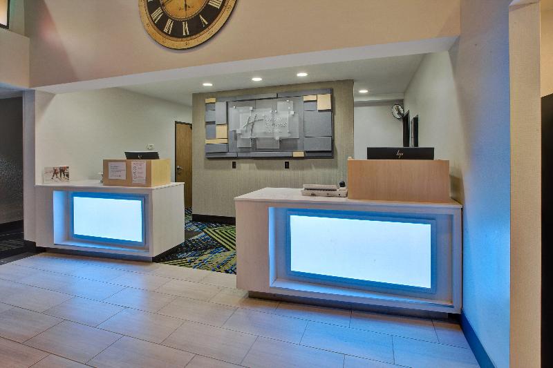 Holiday Inn Express & Suites Petoskey by IHG - photo 3