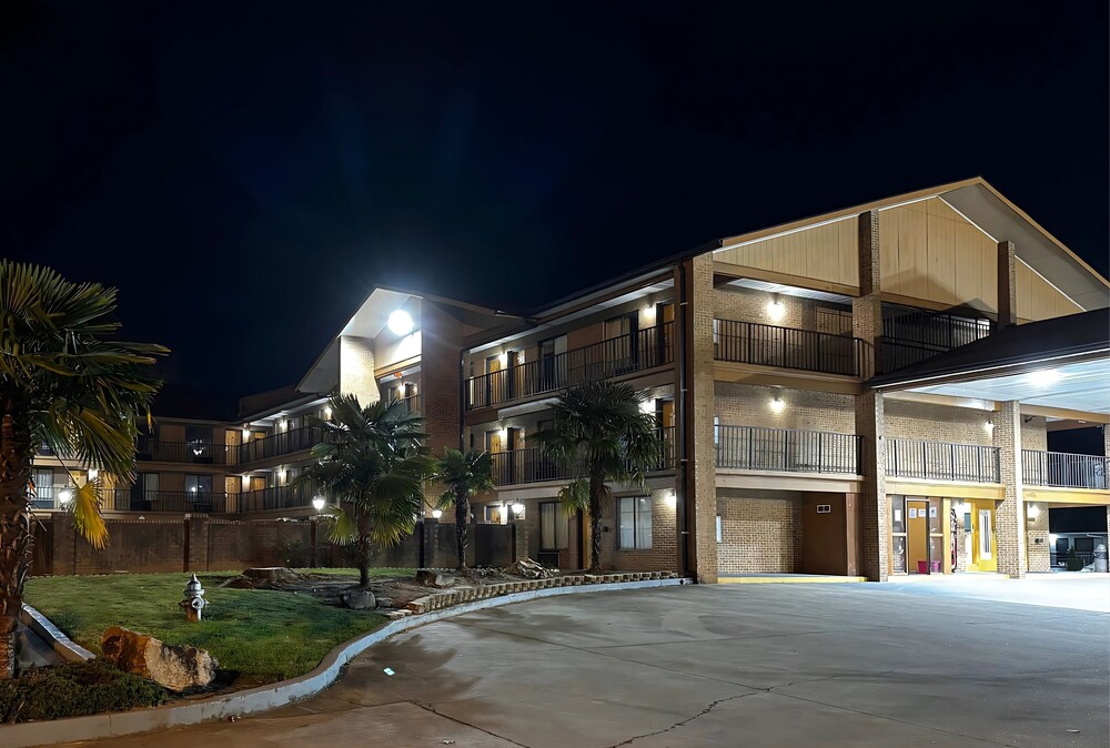 American Inn and Suites Atlanta Airport Jonesboro I 75 - photo 34