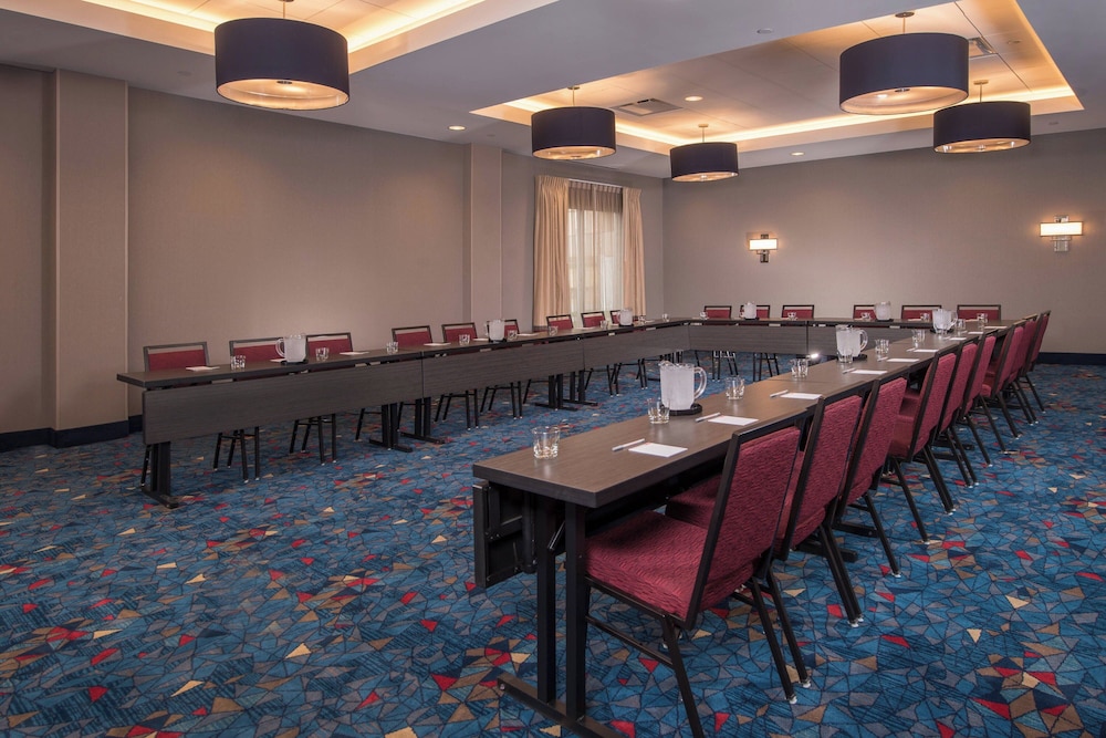 TownePlace Suites by Marriott Altoona - photo 34