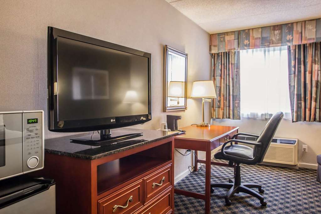 Quality Inn and Suites St Charles West Chicago - photo 9
