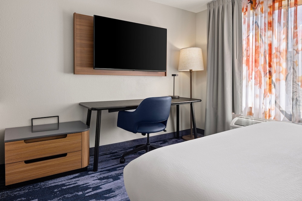 Fairfield Inn & Suites Columbus East - photo 11