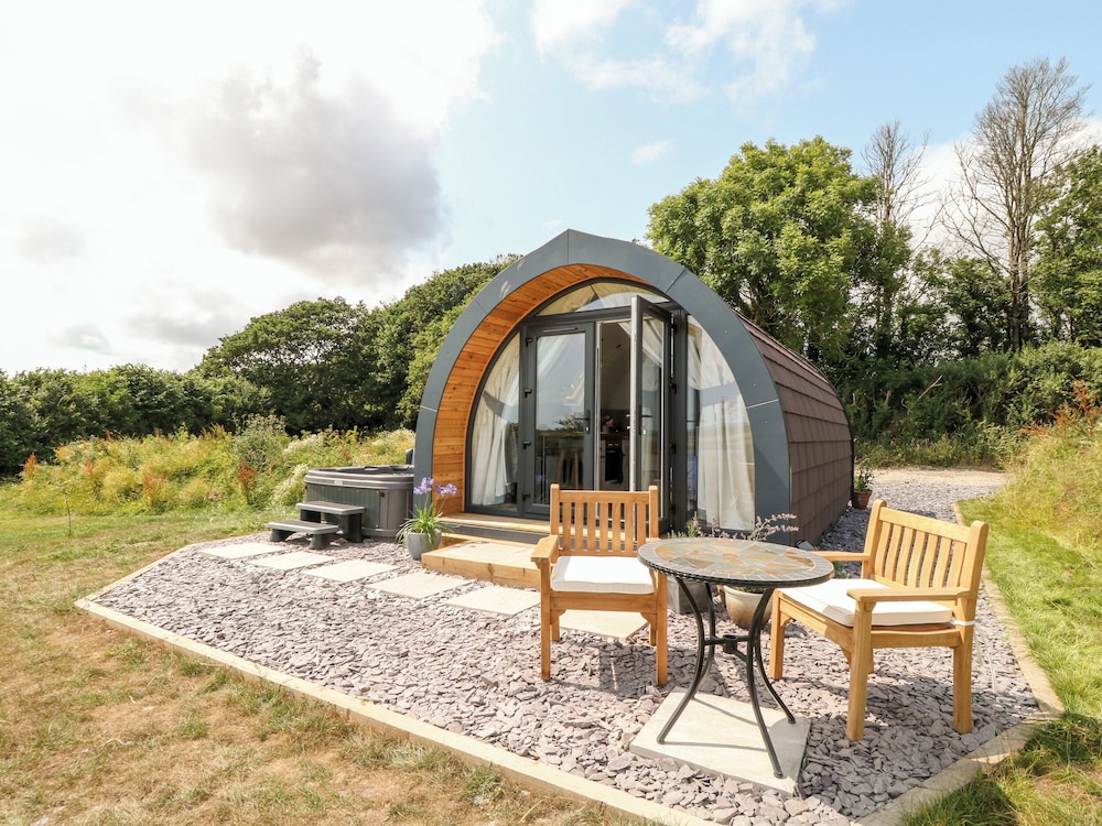 Oak - carbon neutral hotel in Saltash