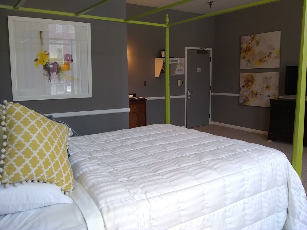 The Charles Inn at Vacationland Inns - photo 53