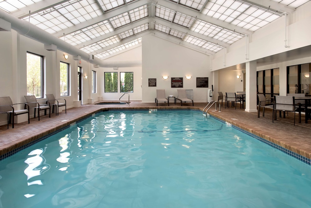 Hampton Inn Boston Logan Airport - photo 18