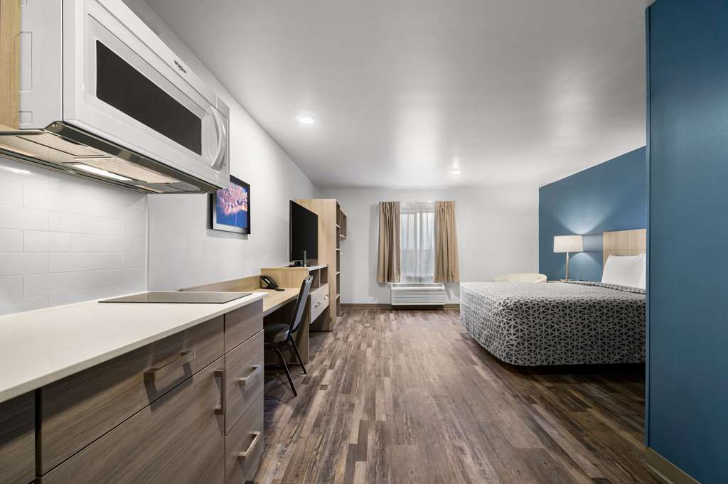WoodSpring Suites Dearborn Detroit - photo 10