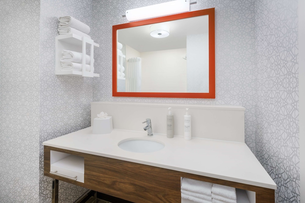 Hampton Inn & Suites West Sacramento - photo 14