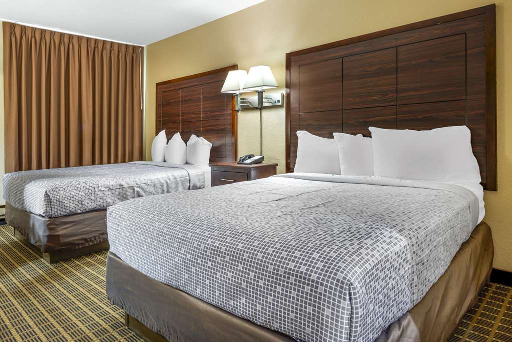 Econo Lodge La Crosse North - photo 13