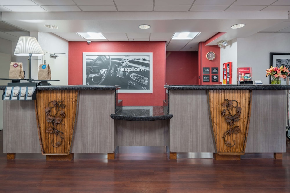 Hampton Inn Livermore - photo 3