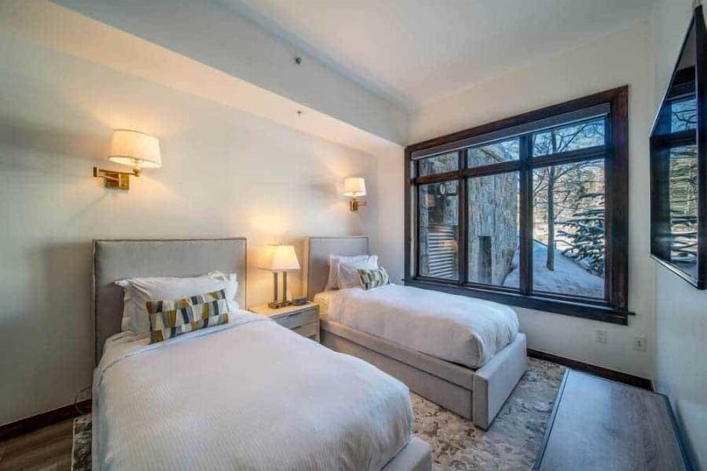 Luxury Ski in Ski out 2 Bedroom Colorado Resort Vacation Rental in the Heart of Snowmass Base Village - photo 15
