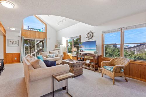 8074 Sea Glass Charmer — 4-Star Luxury Hotel in Avon, United States