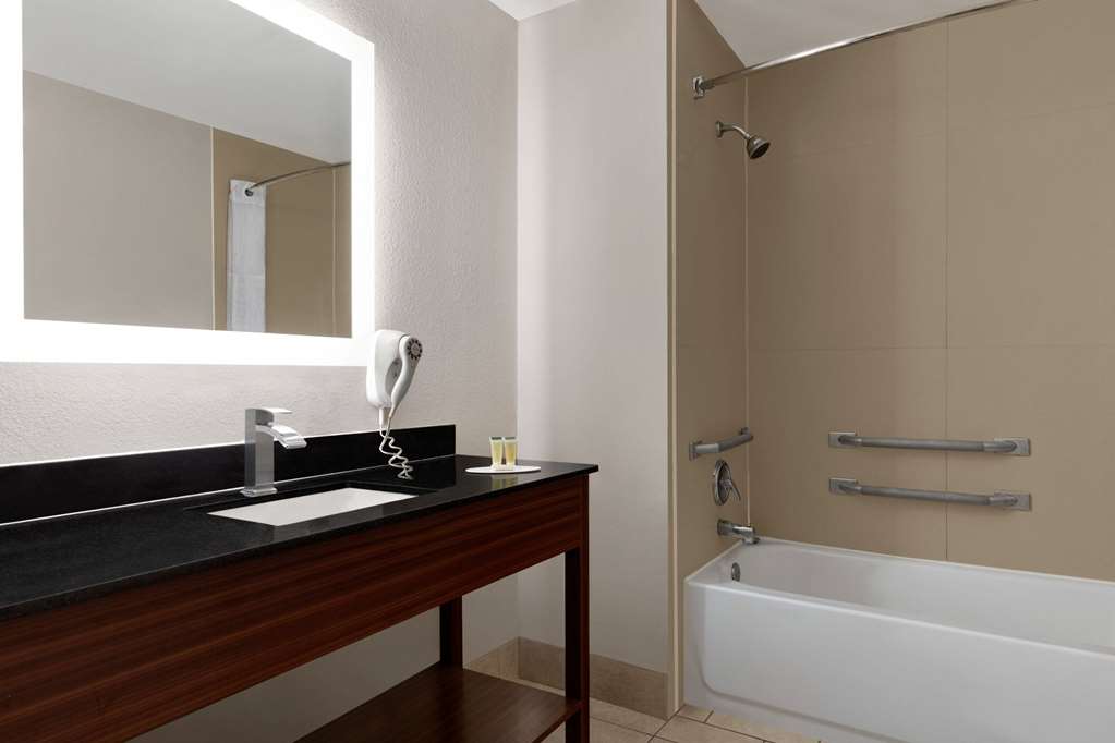 Days Inn by Wyndham Covington - photo 25