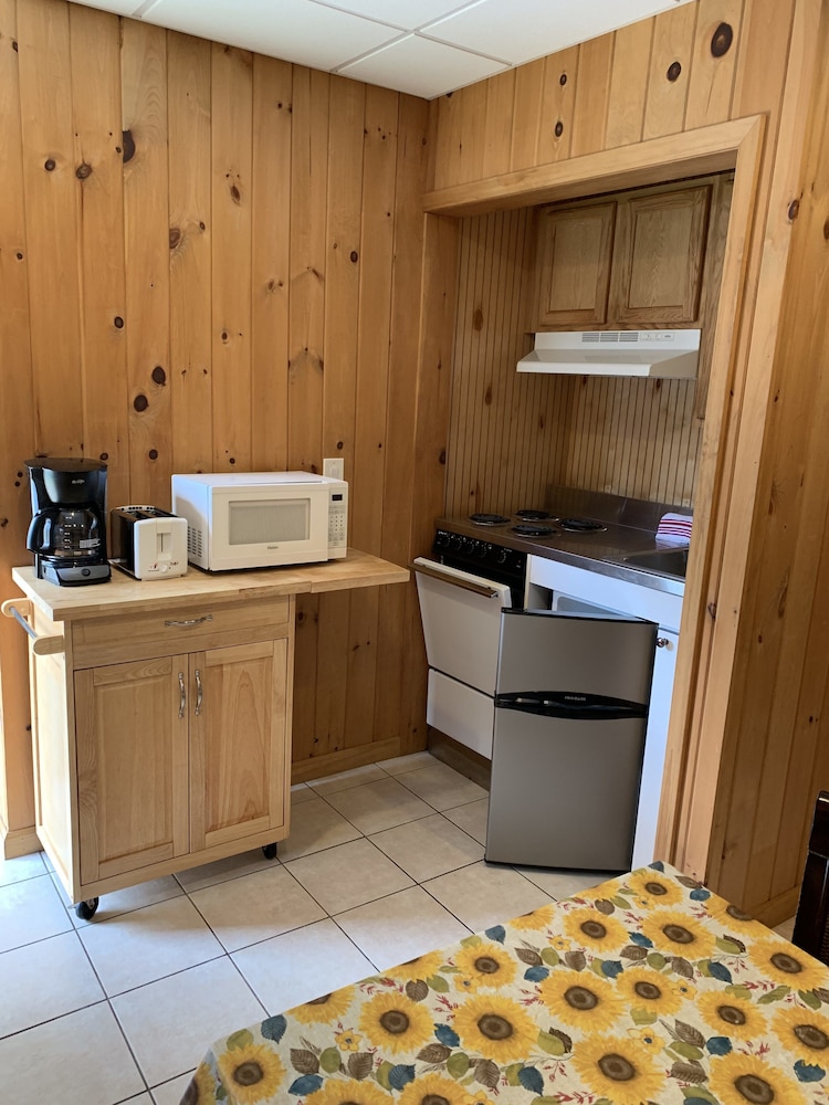 Whippoorwill Motel & Campsites - photo 5