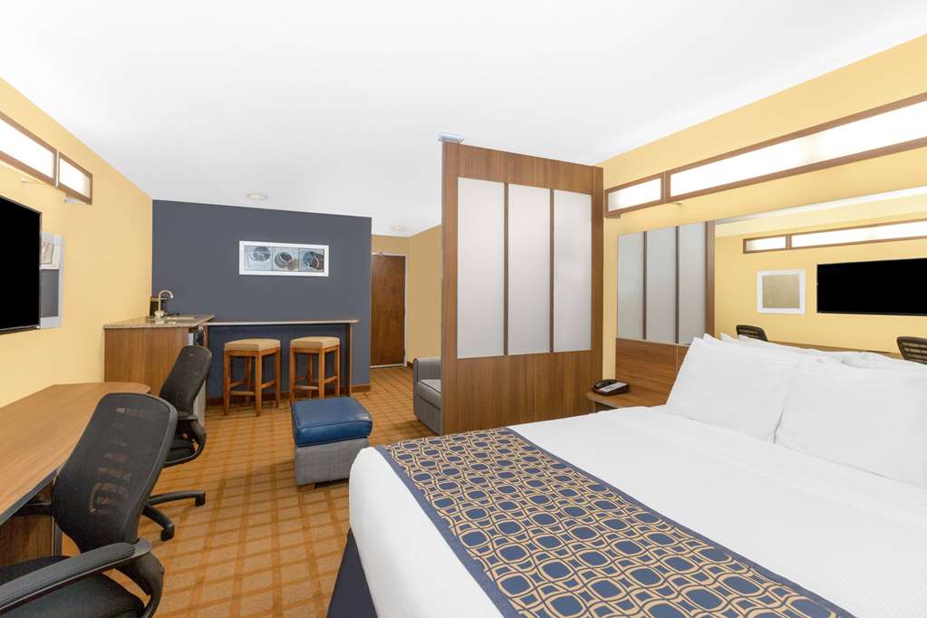 Microtel Inn & Suites by Wyndham Kearney - photo 11