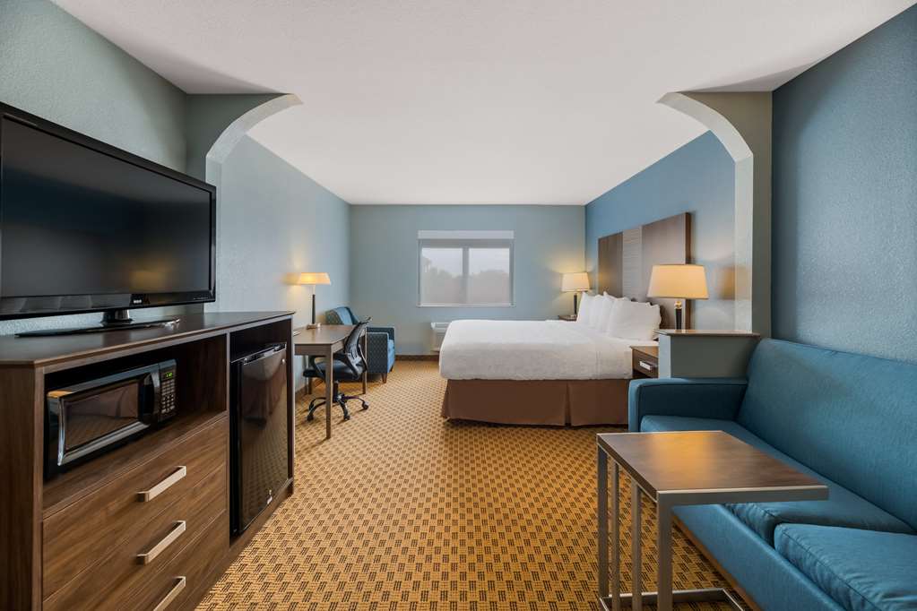 Best Western South Plains Inn & Suites - photo 6