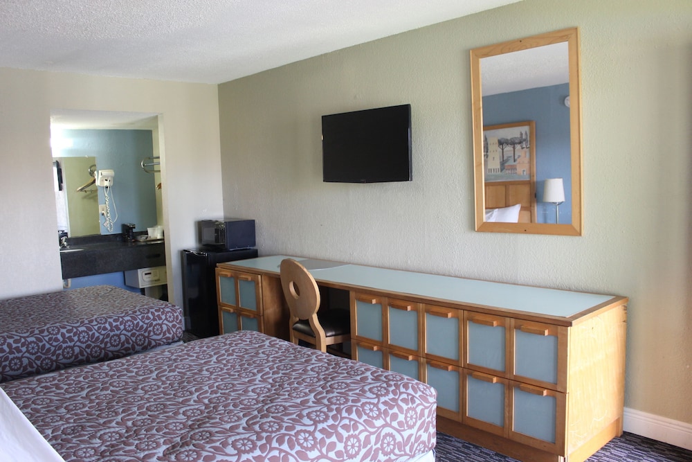 Tampa Inn Near Busch Gardens - photo 8