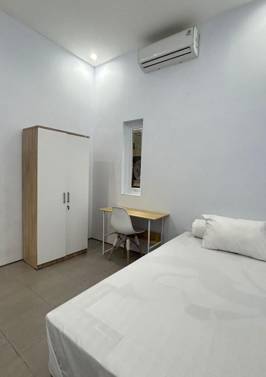 Puerto Banus Swim Spa Real Paddle Club Sisu Hotel — Marbella