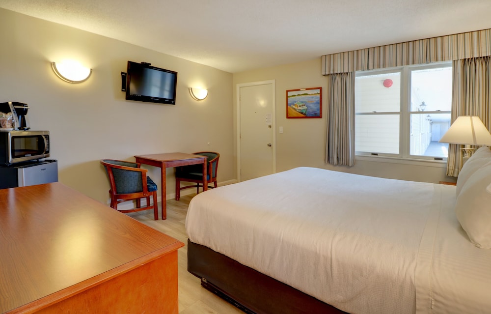 Atlantic Oceanfront Hotel - photo 5