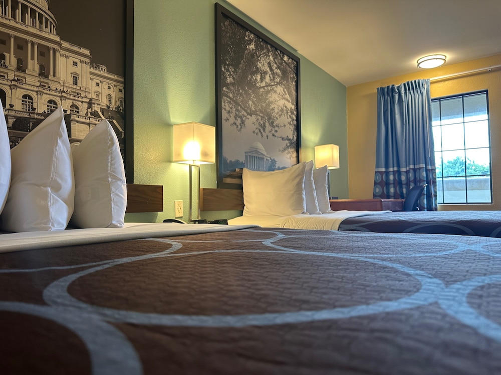 Super 8 by Wyndham Alexandria Washington D.C. Area - photo 9