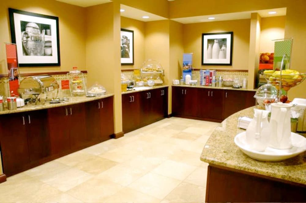Hampton Inn Calera - photo 22