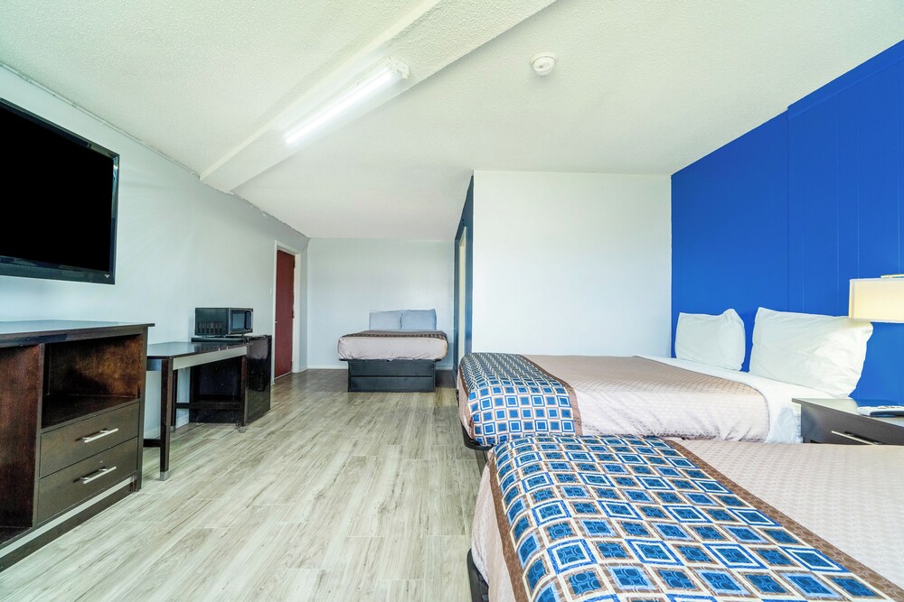 Lamplighter Inn By OYO Independence - photo 37