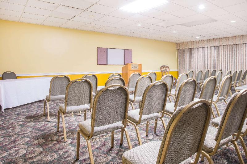 Ramada by Wyndham & Suites Warner Robins - photo 44