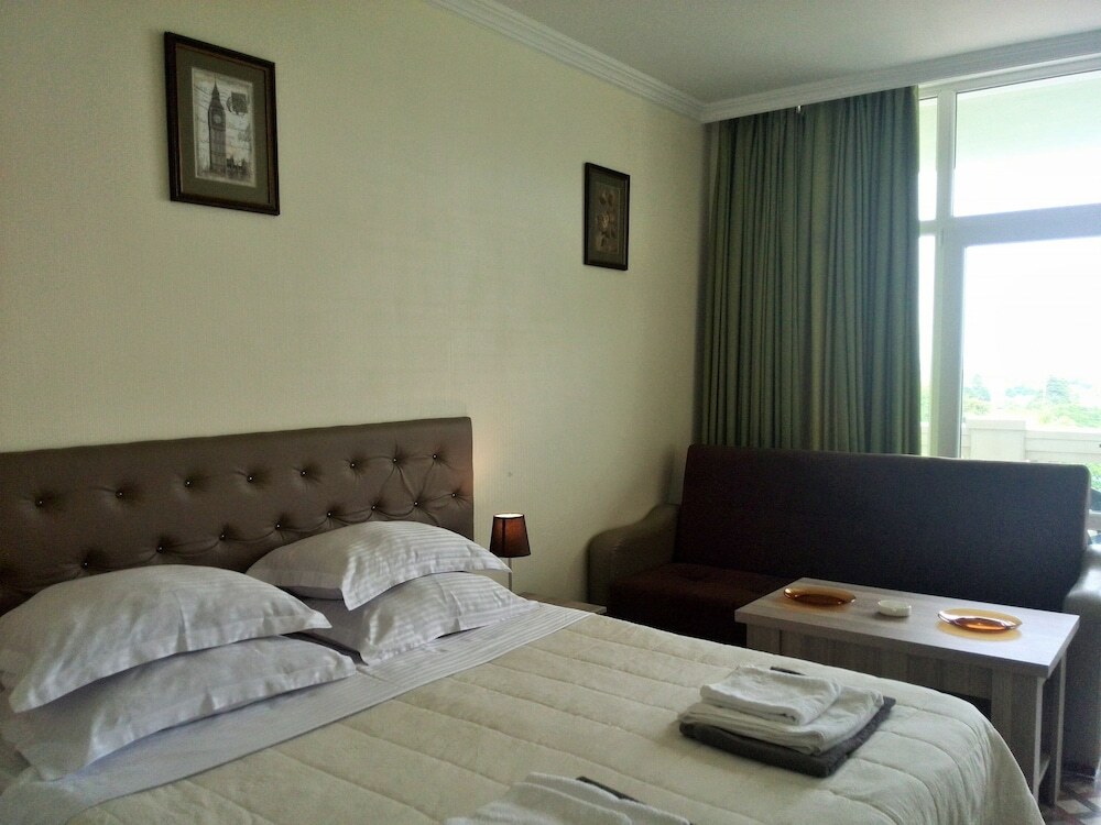 National — hotel in Kobuleti