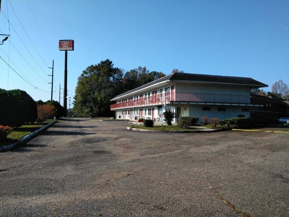 Port City Inn - photo 10