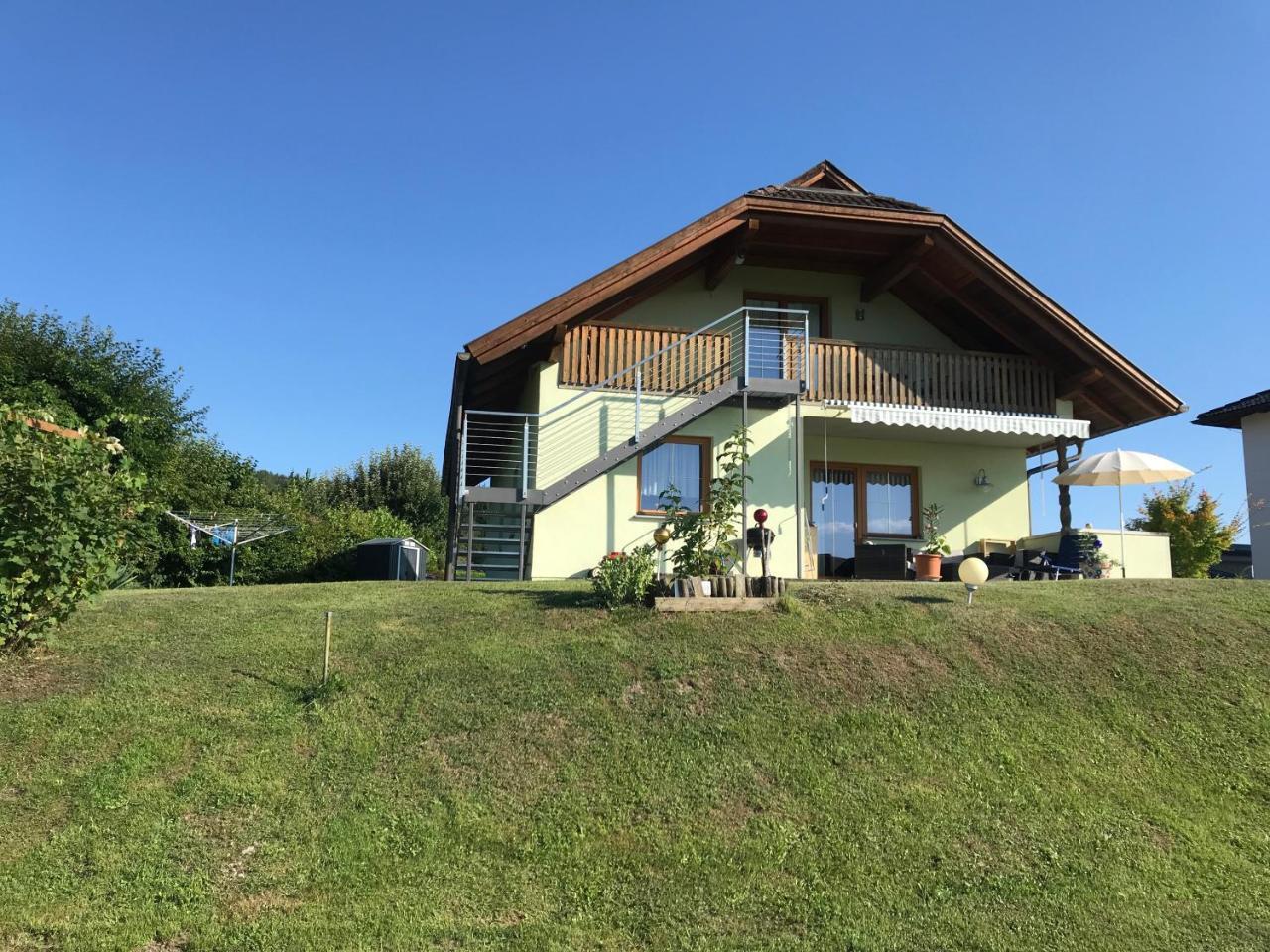 Danny's Wortherseeblick — 4-Star Luxury Hotel in Schiefling Am See, Austria