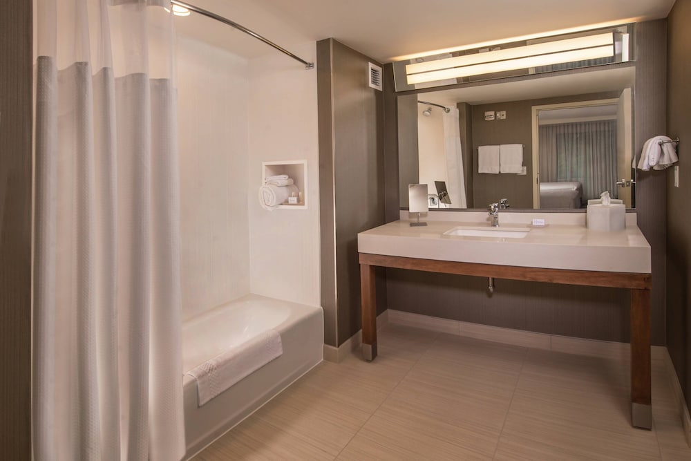 Courtyard by Marriott Hershey Chocolate Avenue - photo 13