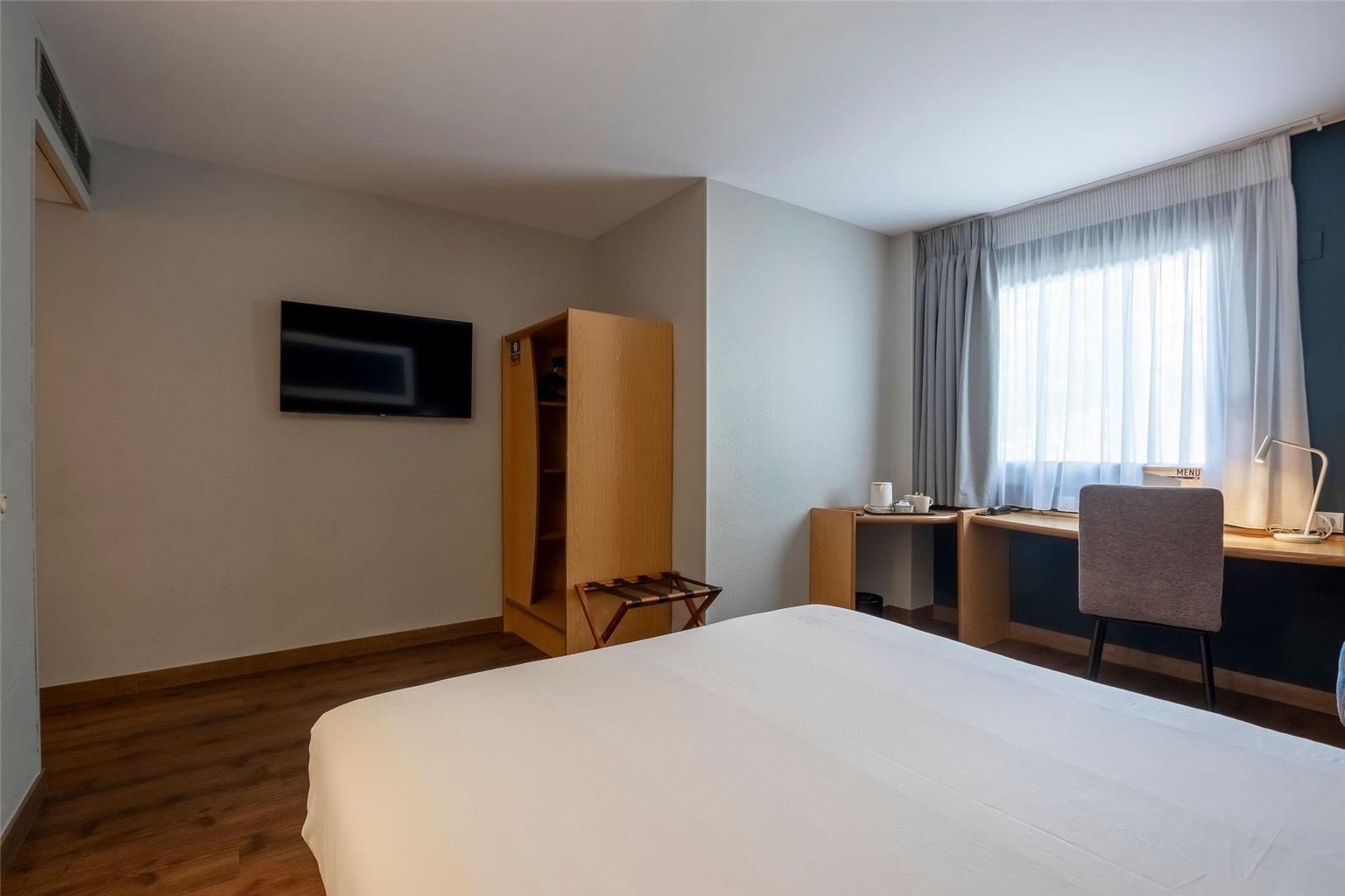 Travelodge Alicante Puerto — carbon neutral stay, Alicante